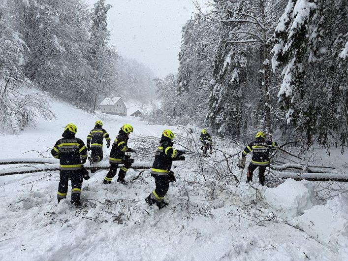 Zahlreiche Einsätze nach vorhergesagtem Wintereinbruch