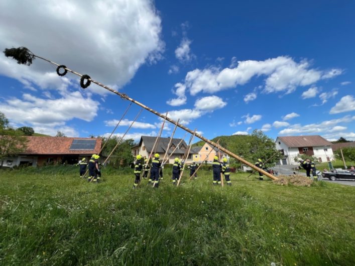 Maibaum aufstellen 2026 – ein gelungenes Fest für die ganze Gemeinschaft!